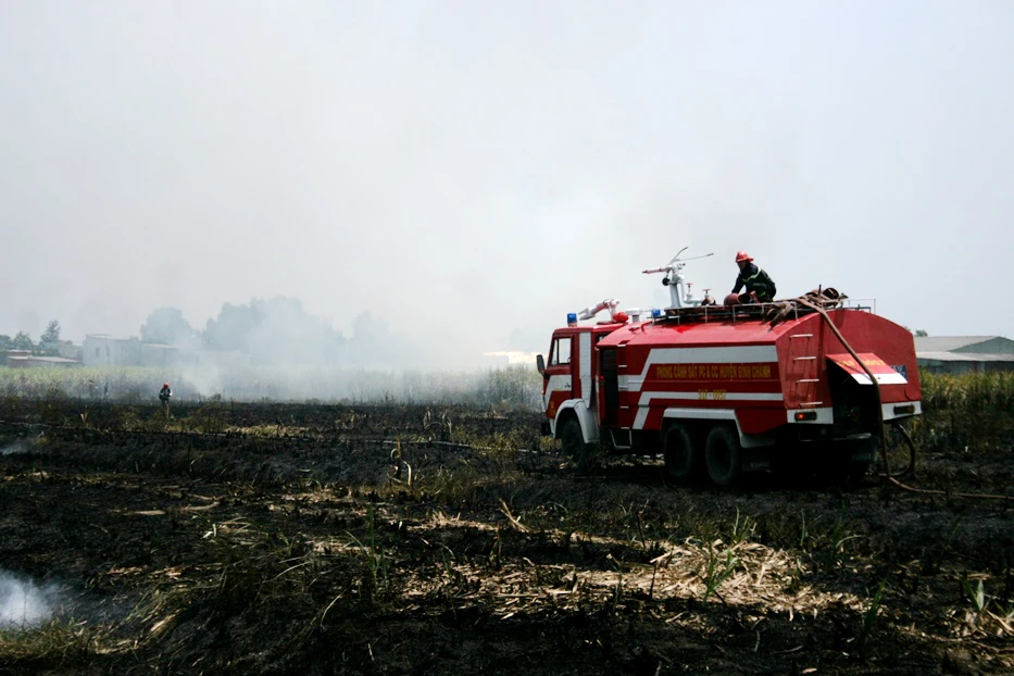 Liên tiếp xảy ra 2 đám cháy lớn trên địa bàn huyện Bình Chánh ảnh 2
